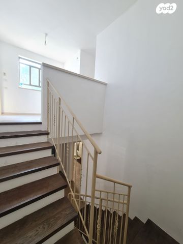 דו משפחתי, נאות הפרחים, גן יבנה