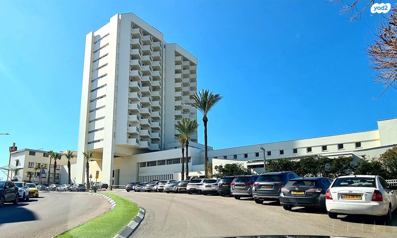 דירה, אלי לנדאו, הרצליה פיתוח, הרצליה