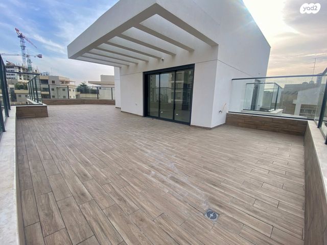 דירה, אהרון כצנלסון, נווה גן, פתח תקווה