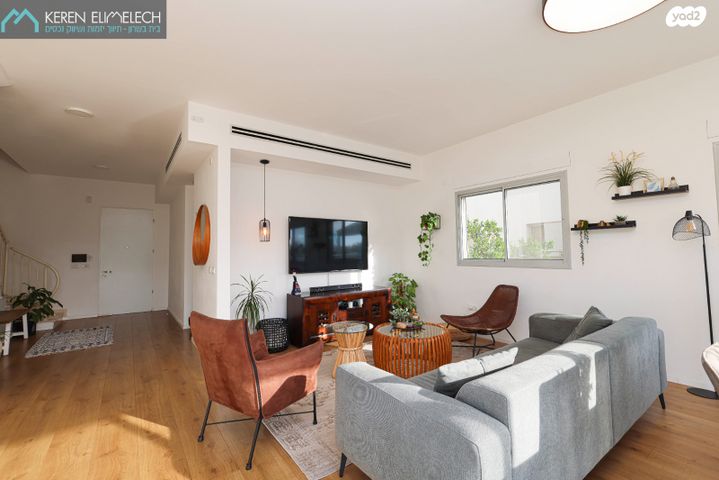 דופלקס, תל מונד