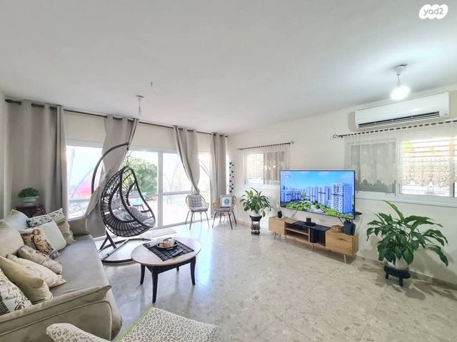 בית פרטי/ קוטג', נאות המכבים, גן יבנה