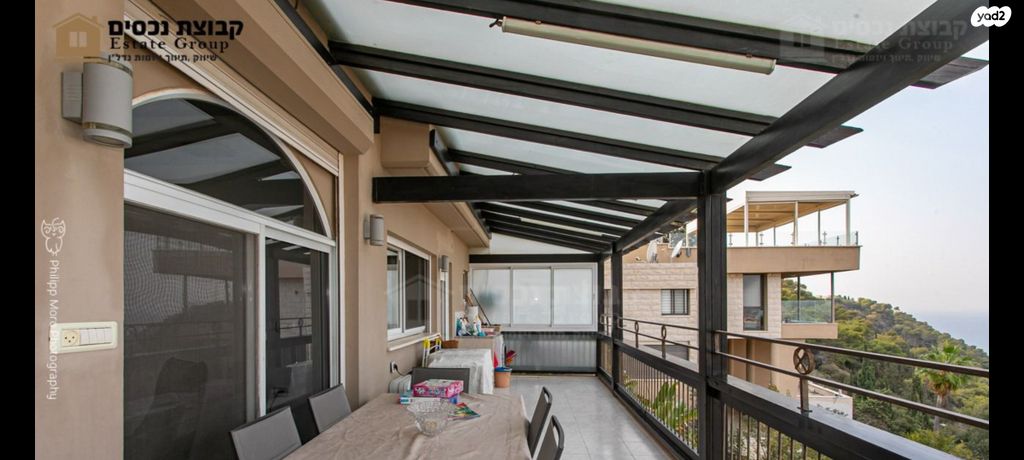 דו משפחתי, היובל, כרמל צרפתי, חיפה