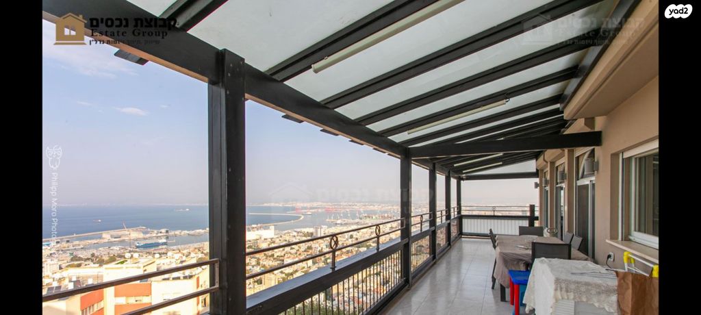 דו משפחתי, היובל, כרמל צרפתי, חיפה