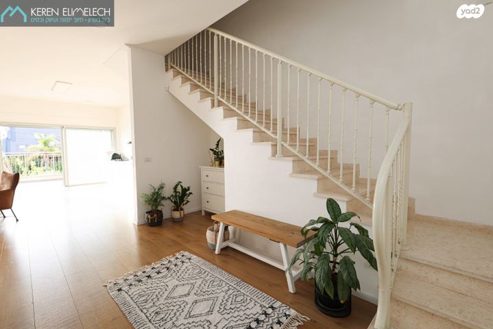 דופלקס, תל מונד