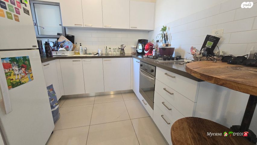 דירה, יבנה, כיסופים, כפר סבא