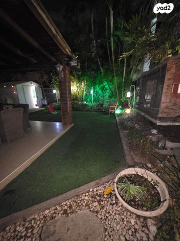 דו משפחתי, גן יבנה מערב, גן יבנה