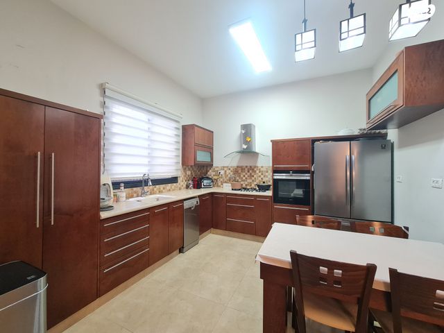 דו משפחתי, גן יבנה מערב, גן יבנה