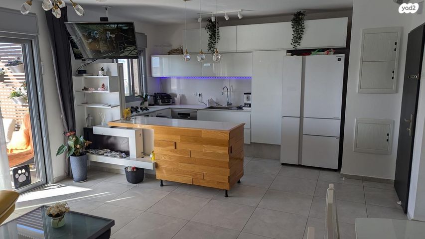 דירה, אדמונד סחייק, מלחה, מנחת, ירושלים