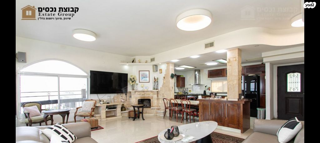 דו משפחתי, היובל, כרמל צרפתי, חיפה