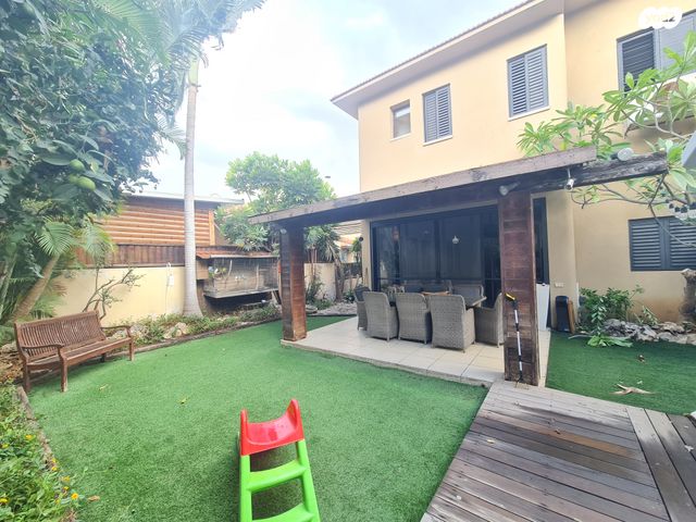 גן יבנה מערב