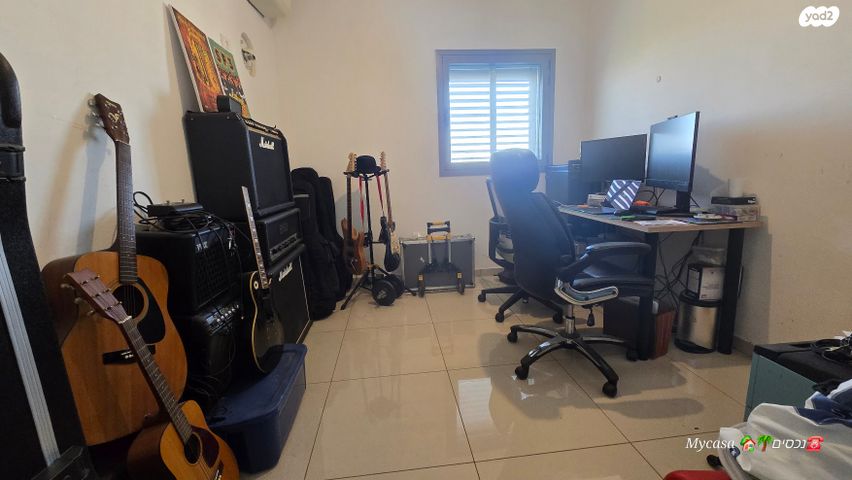 דירה, יבנה, כיסופים, כפר סבא