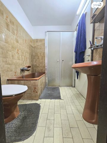 דירה, הירדן 57, נווה רם, שיכון מזרחי, רמת גן