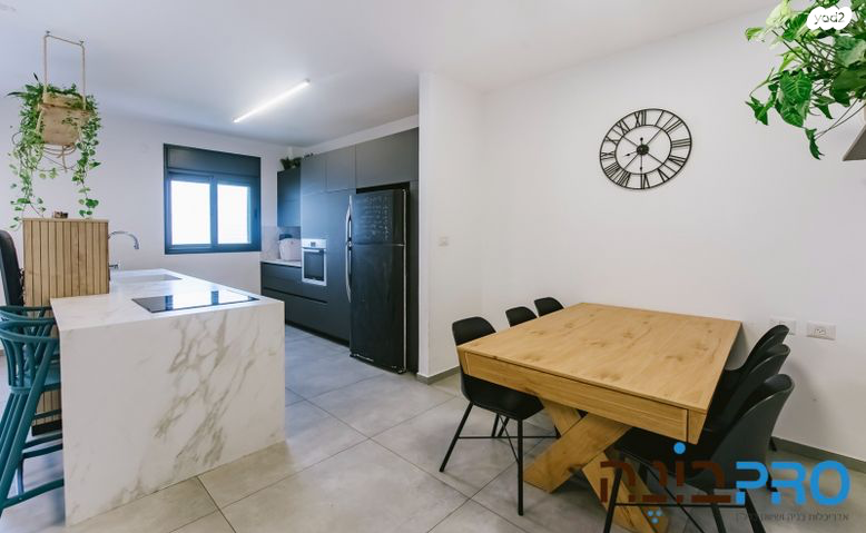 דירה, זכריה חתוכה, נווה מרמורק, רחובות