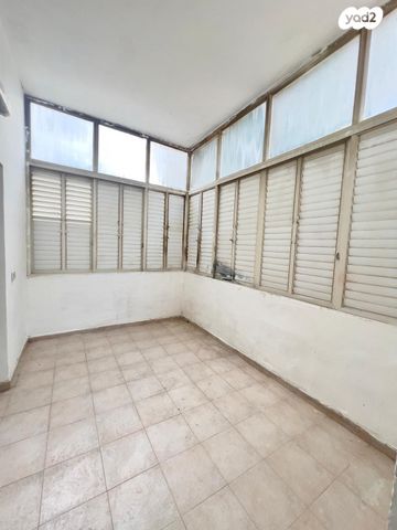 דירה, יצחק אלחנן, מרכז הכרמל, חיפה