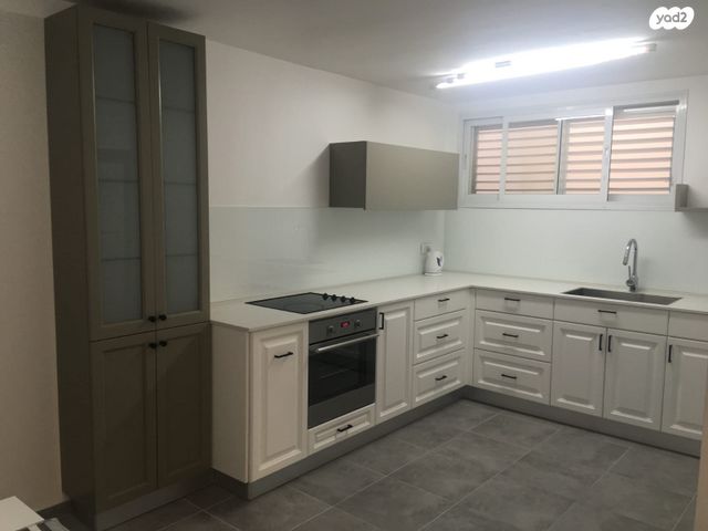 שושנת העמקים 21