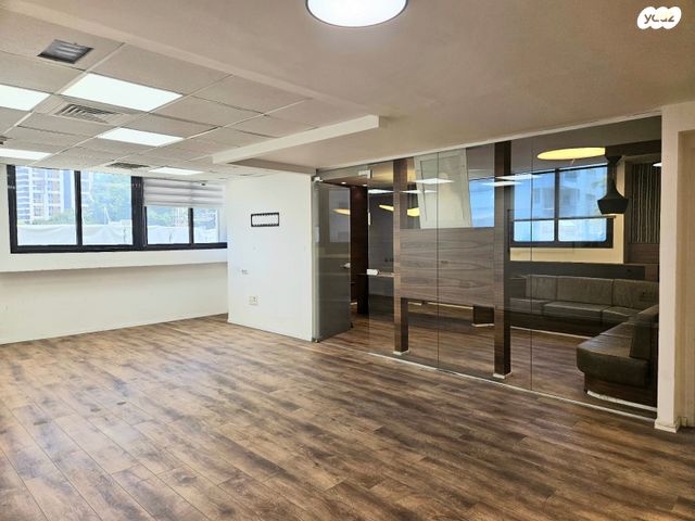 משרדים, יגאל אלון 157, נחלת יצחק, תל אביב יפו