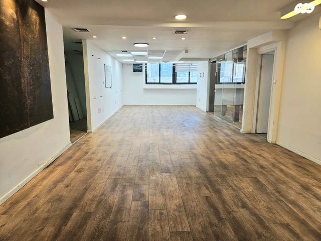 יגאל אלון 157