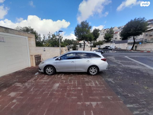 מודעת רכב טויוטה אוריס