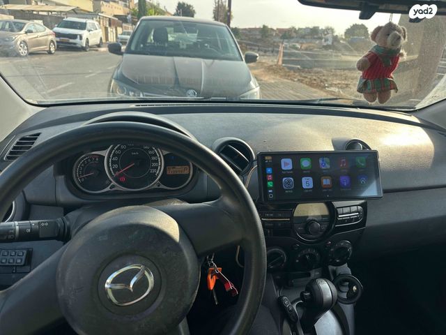 מודעת רכב מאזדה 2