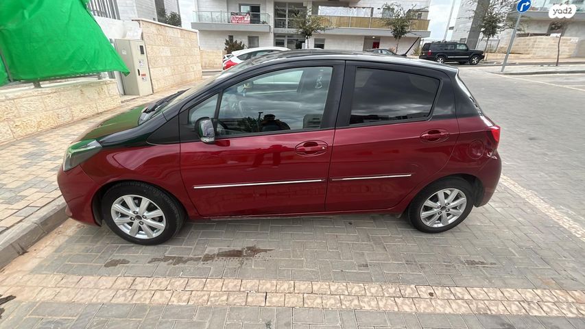 טויוטה יאריס