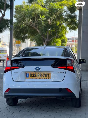 טויוטה פריוס