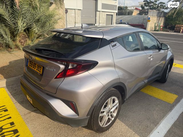 מודעת רכב טויוטה C-HR