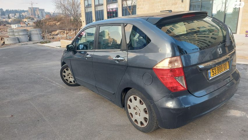 מודעת רכב הונדה FR-V