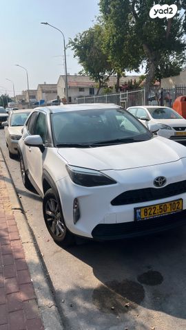 מודעת רכב טויוטה יאריס קרוס