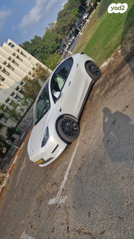 מודעת רכב טסלה מודל Y