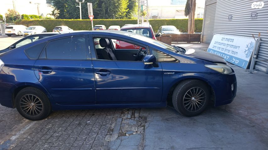 טויוטה פריוס