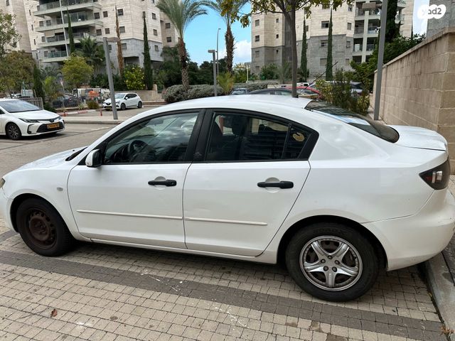 מודעת רכב מאזדה 3
