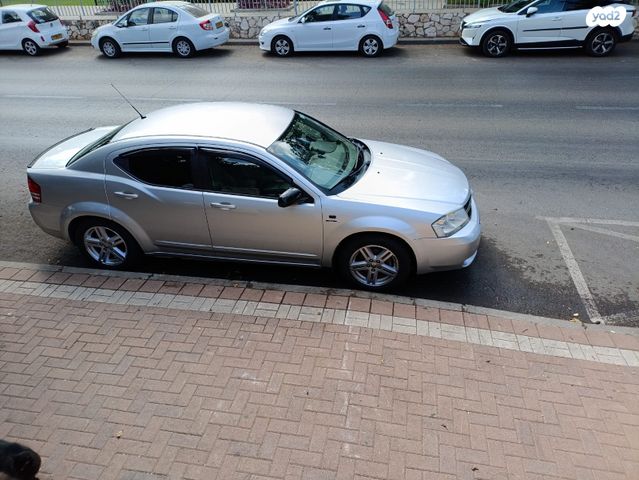 אוונג'ר SXT אוט׳ 2.4 (168 כ״ס)