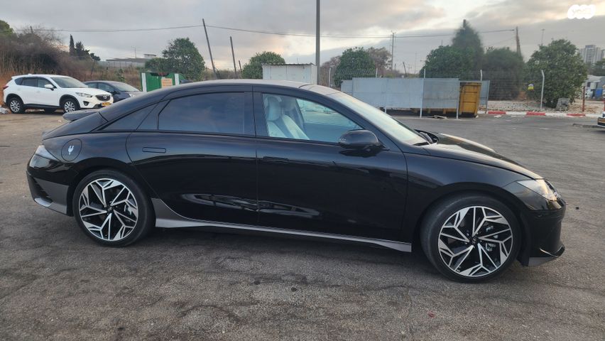 יונדאי איוניק 6