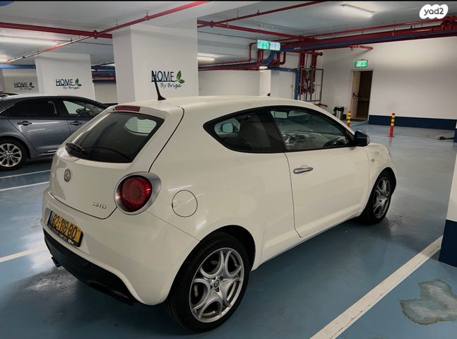 מודעת רכב אלפא רומיאו מיטו