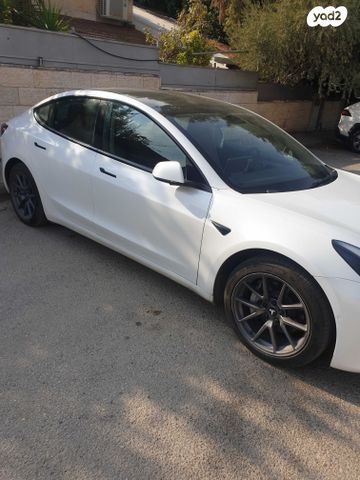 מודעת רכב טסלה מודל 3