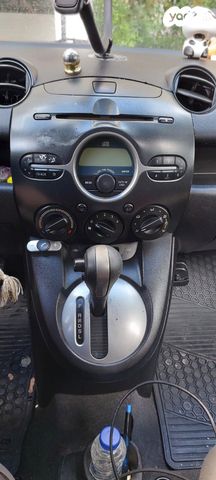 מודעת רכב מאזדה 2