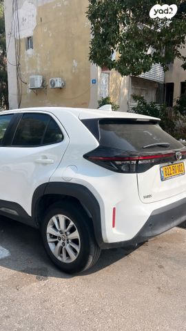 טויוטה יאריס קרוס