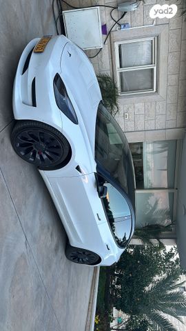 מודעת רכב טסלה מודל 3