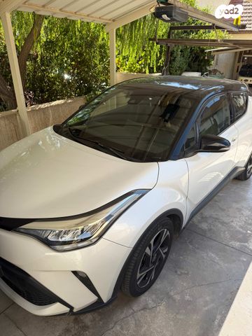 מודעת רכב טויוטה C-HR