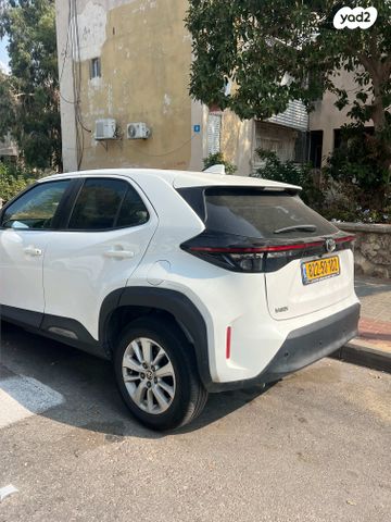 טויוטה יאריס קרוס