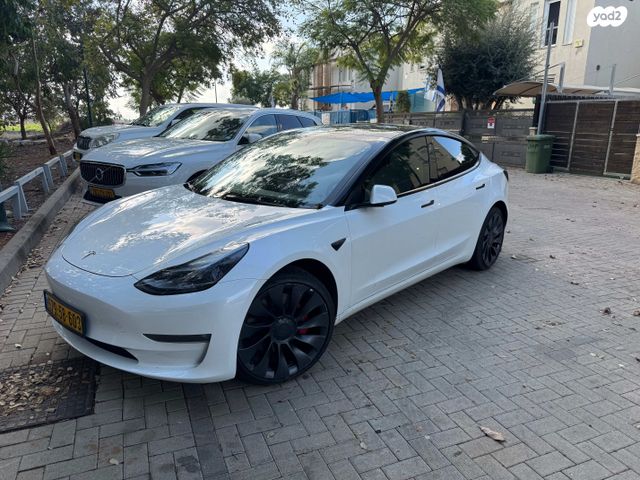 מודעת רכב טסלה מודל 3
