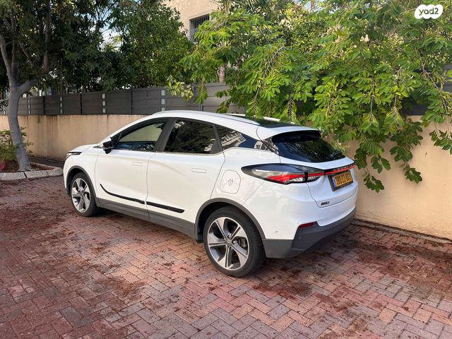 מודעת רכב ג׳ילי Geometry C