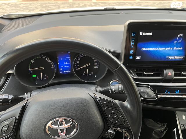 מודעת רכב טויוטה C-HR