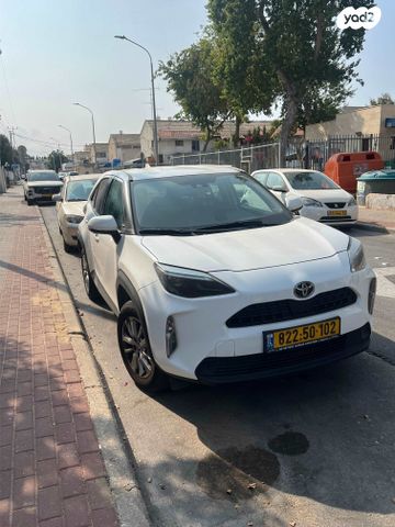 טויוטה יאריס קרוס