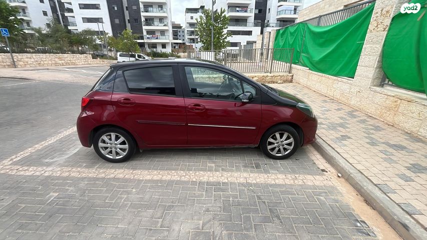 טויוטה יאריס