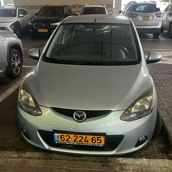 מודעת רכב מאזדה 2