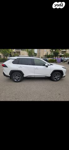 טויוטה RAV4
