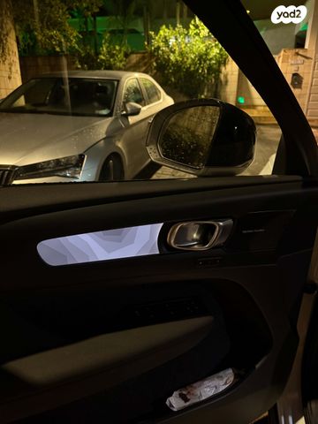 וולוו XC40