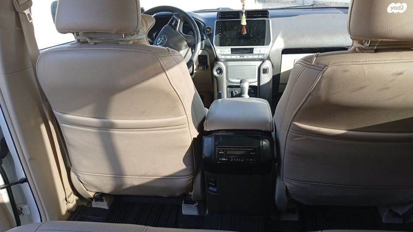 טויוטה לנד קרוזר