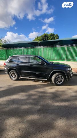 מודעת רכב ג'יפ גרנד צ'ירוקי